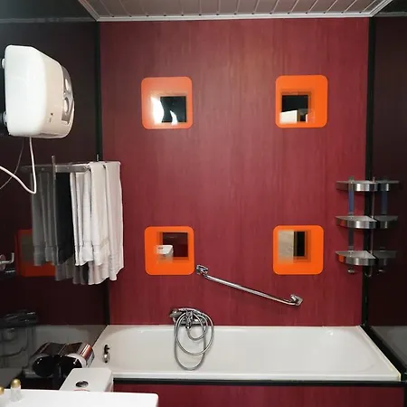 ホテル Les 5 Ourthes