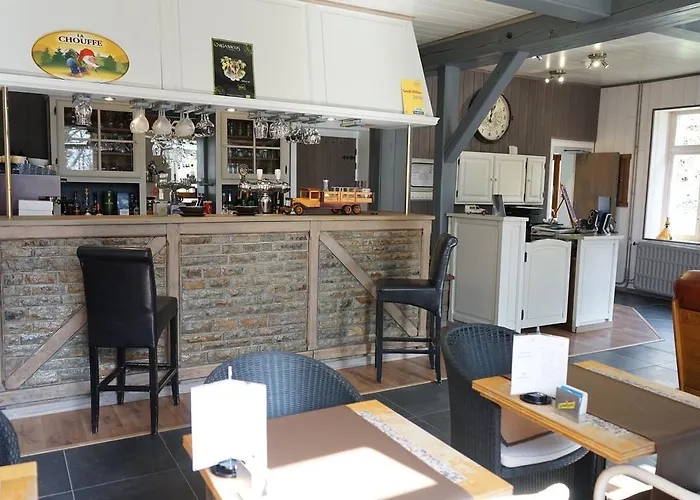 Les 5 Ourthes فندق